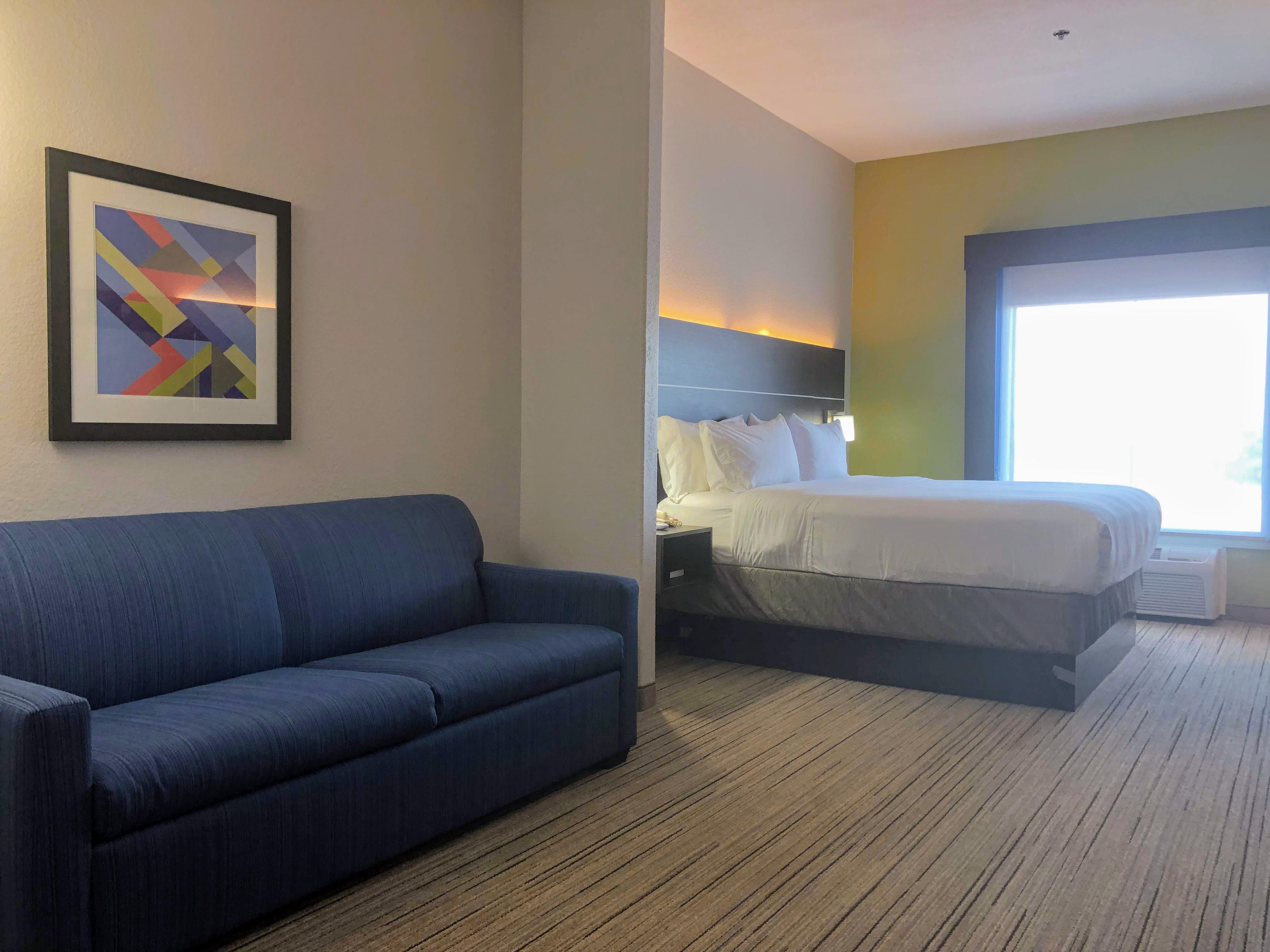 Holiday Inn Express Hotel & Suites Hearne, An Ihg Hotel Exterior photo