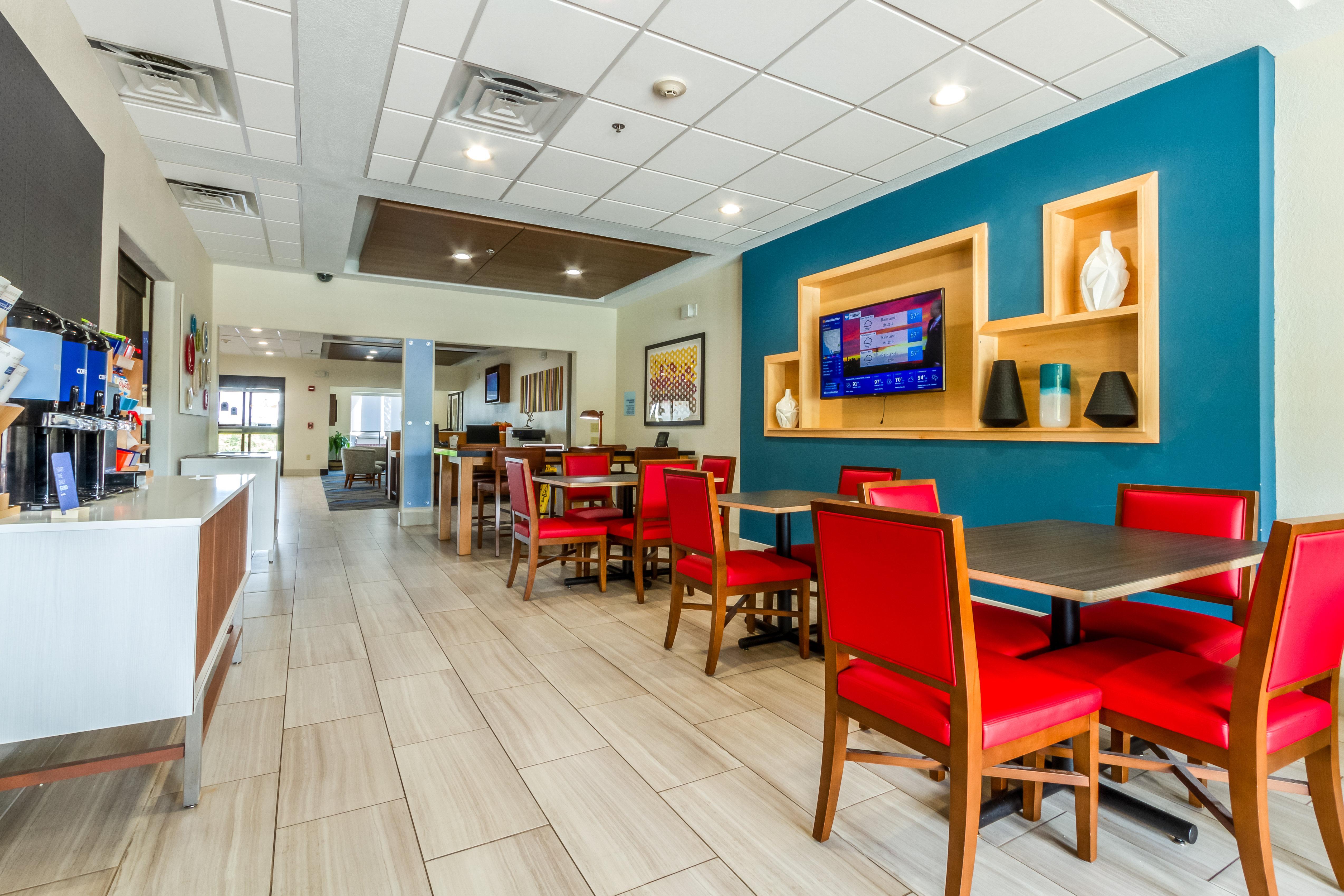 Holiday Inn Express Hotel & Suites Hearne, An Ihg Hotel Exterior photo