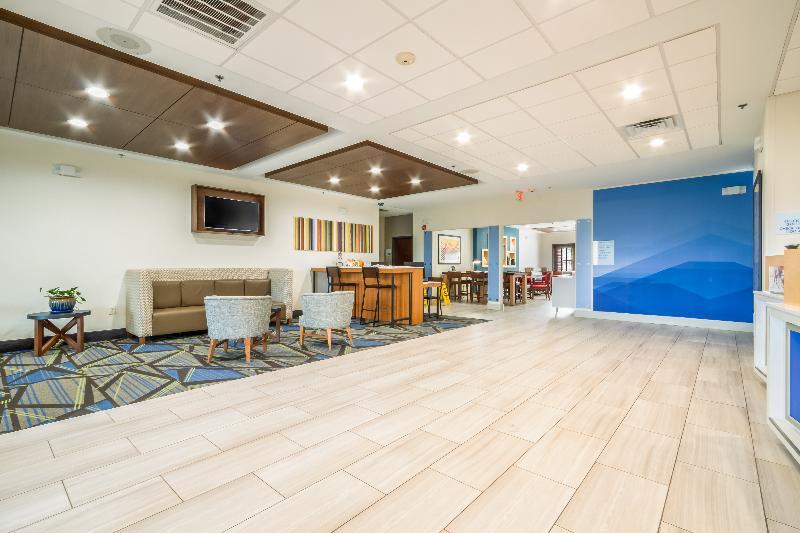 Holiday Inn Express Hotel & Suites Hearne, An Ihg Hotel Exterior photo