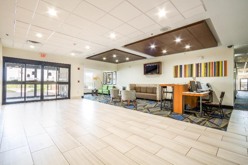 Holiday Inn Express Hotel & Suites Hearne, An Ihg Hotel Exterior photo